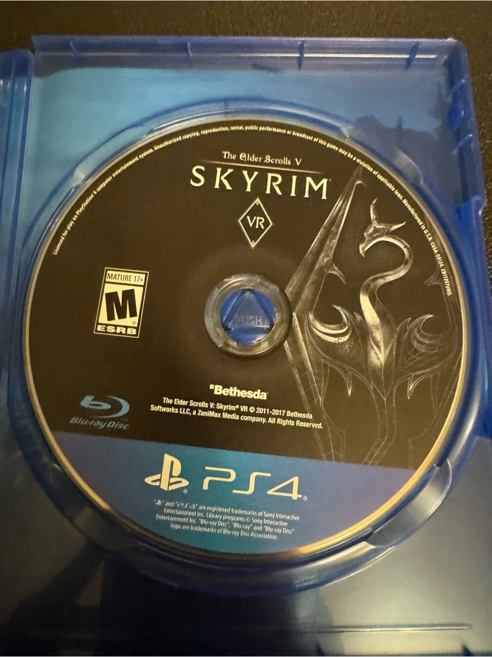 Skyrim V VR PS4 Game Disc